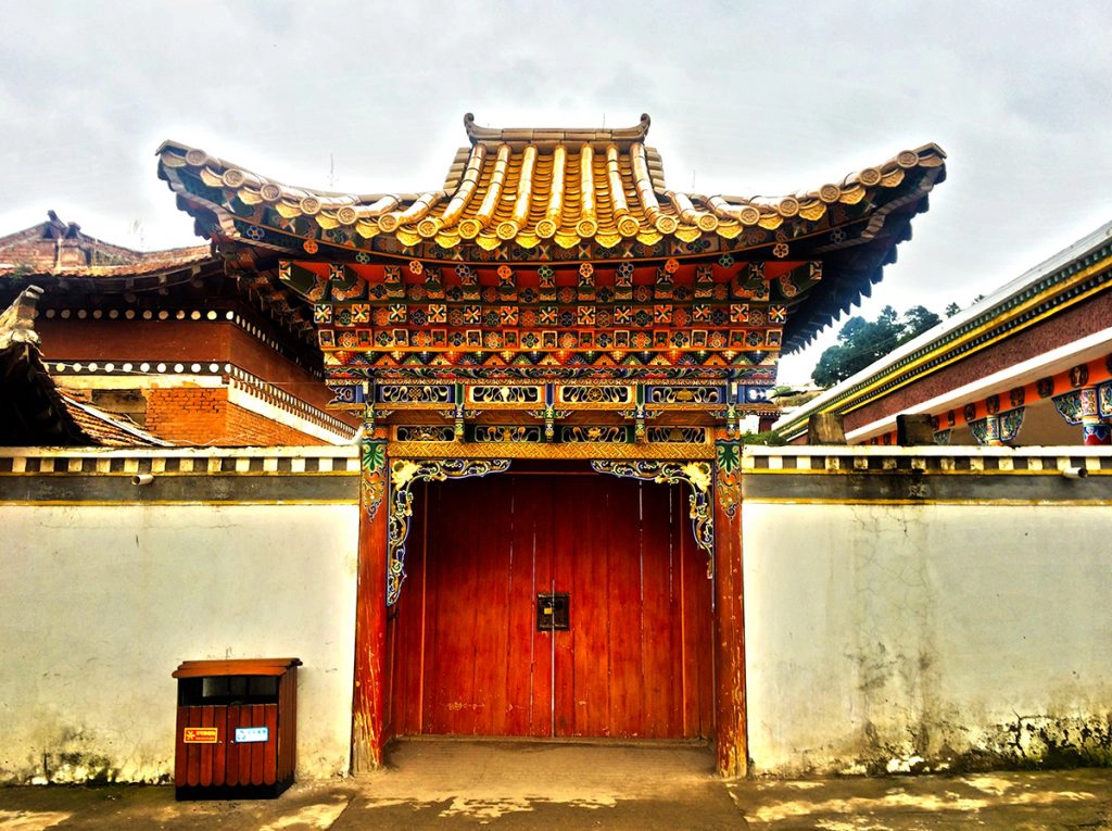 Tibetan temple doorway