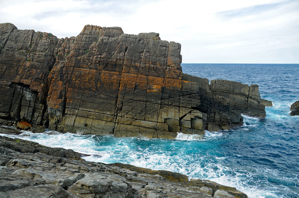 Cliffs of Little Broughton Island