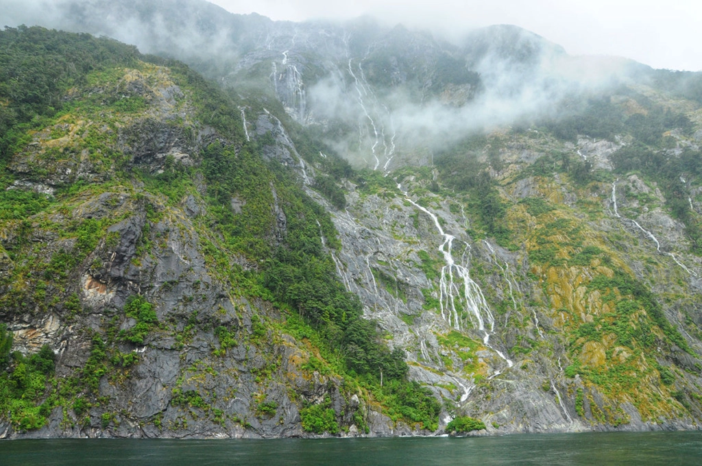 Milford Sound day tour New Zealand