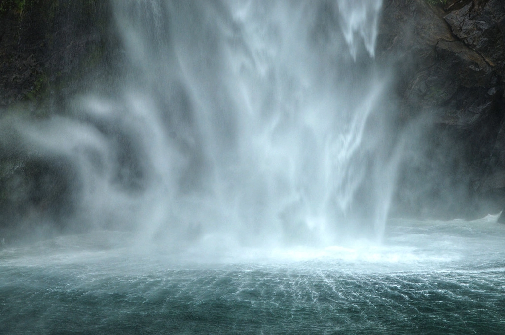 Milford Sound day tour on New Zealand South Island road trip