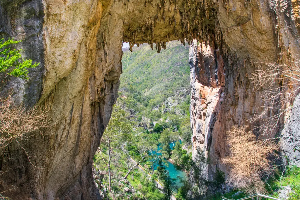 Blue Mountains Lookouts -Carlotta Arch