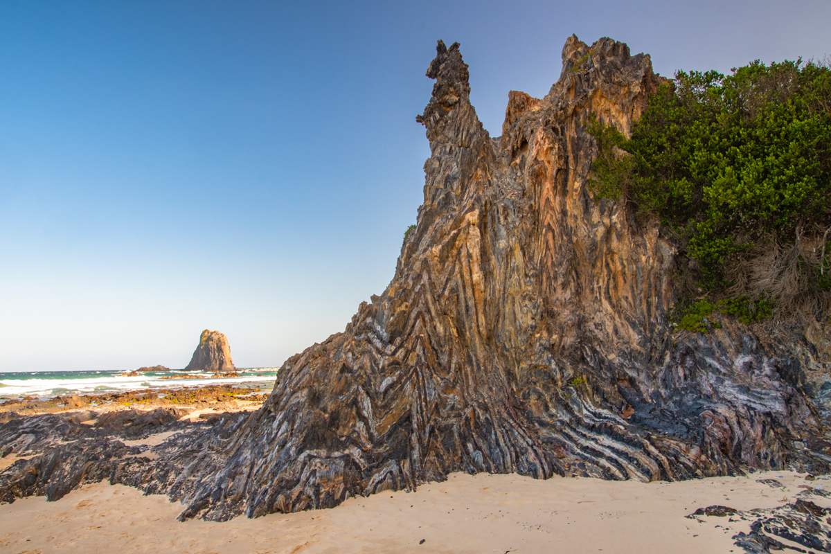 Things to do in Narooma: Kangaroo Rock with spectacular chevron folds