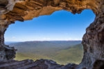Blue Mountains lookouts -Cave underneath Lincoln's Rock