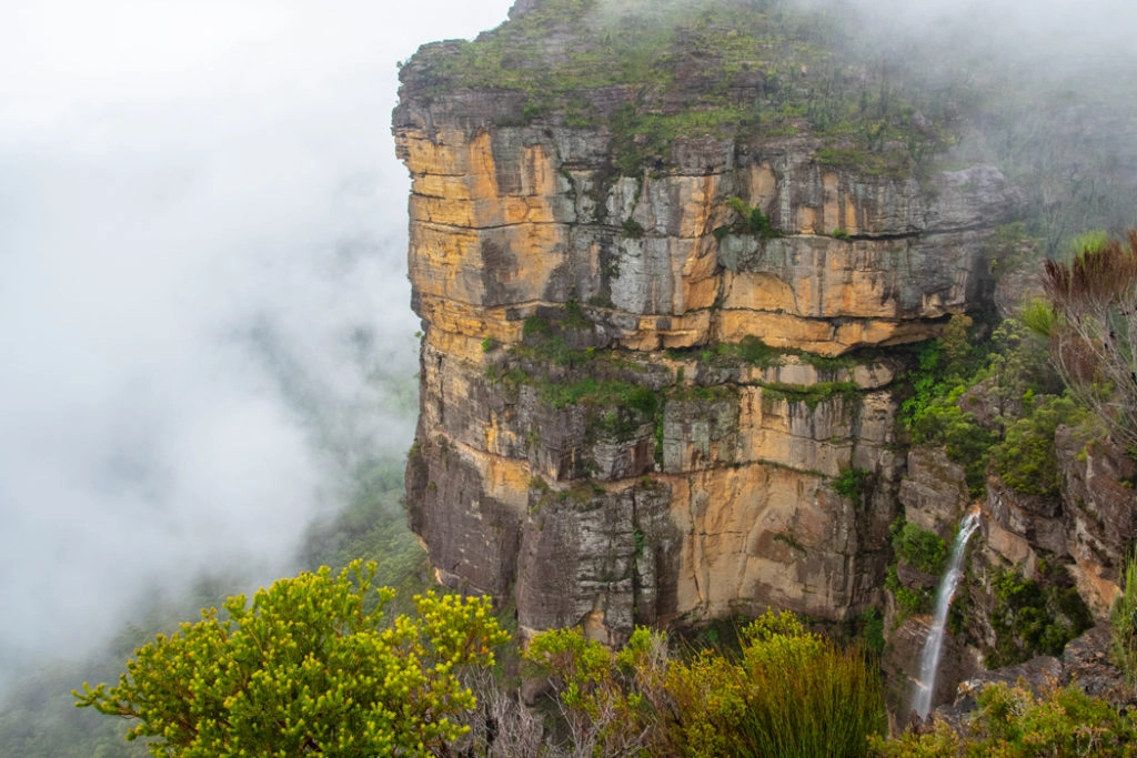 Walls lookout in Blue Mountainsin the rain