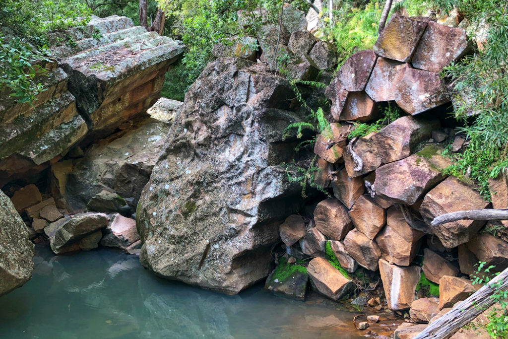 Bobbiwaa Creek at Sawn Rocks