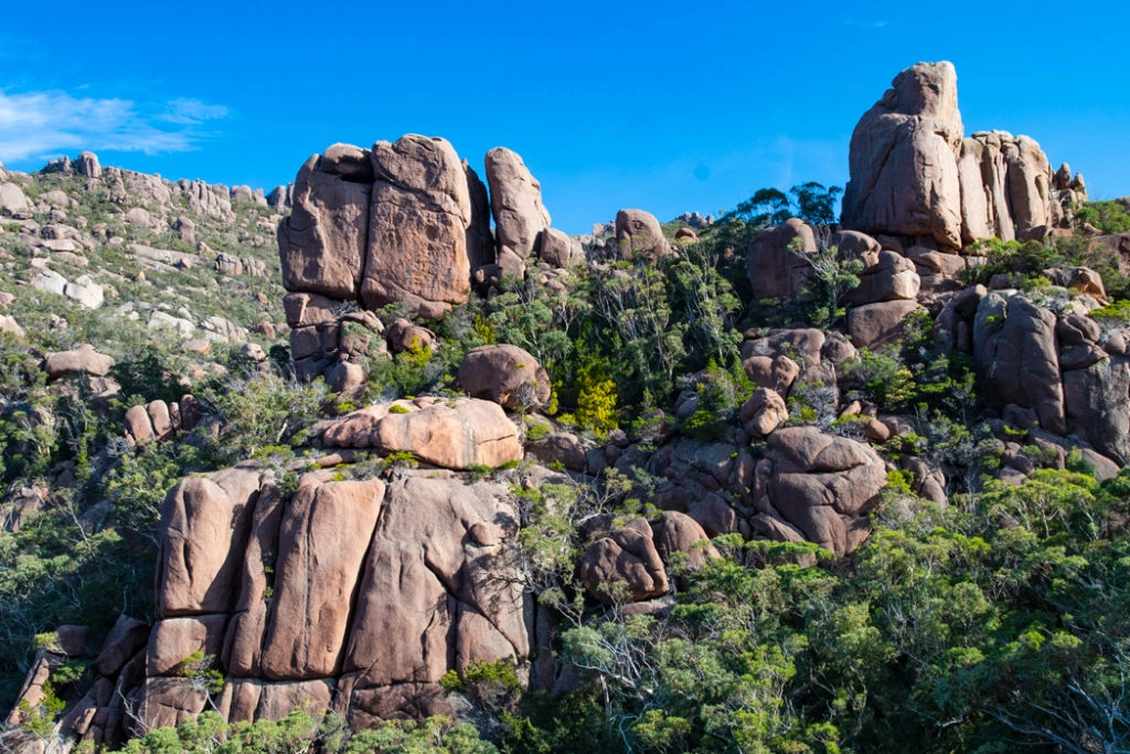 granite boulders along wineglass bay lookout walk in Freycinet National Park