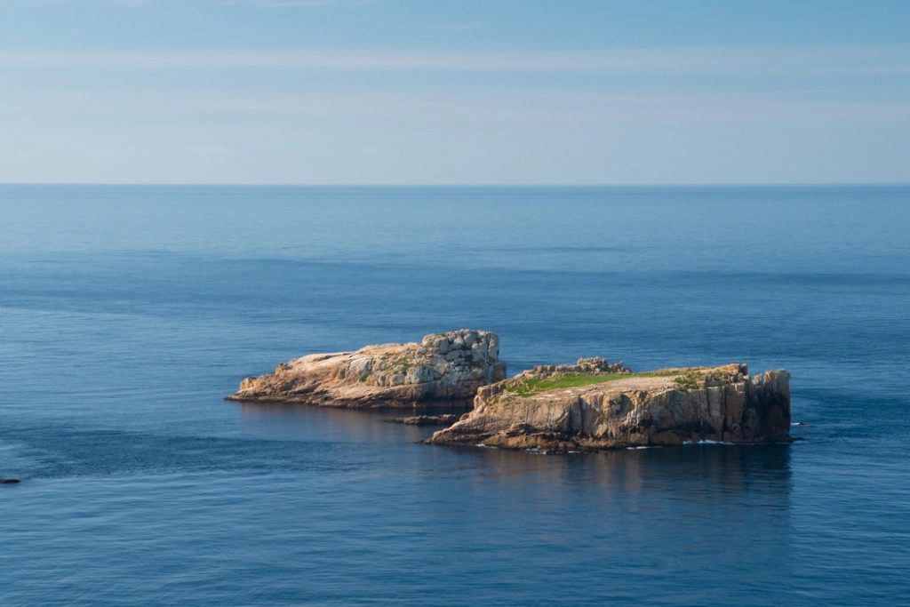 the nuggets on cape tourville walk in Freycinet National Park