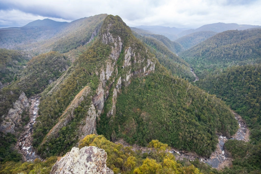 Cruikshanks lookout at Leven Canyon