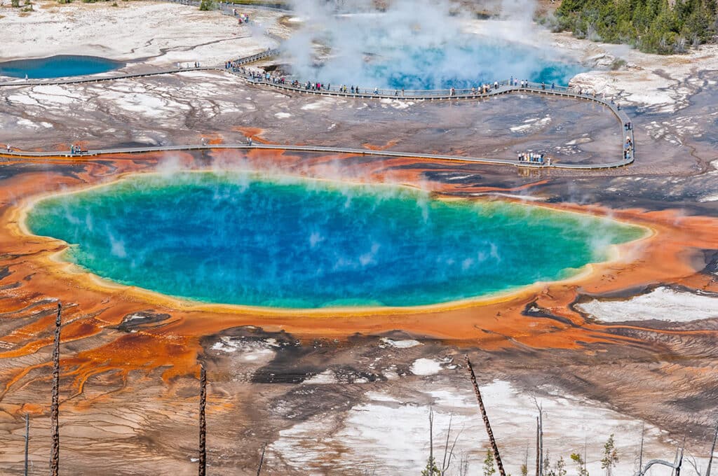 Grand Prismatic Spring in yellowstone national park