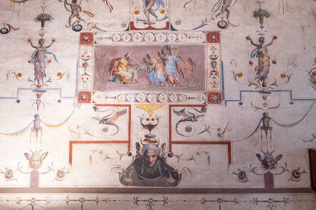 Apartments of Leo X in Palazzo Vecchio, grotesque-style fresco