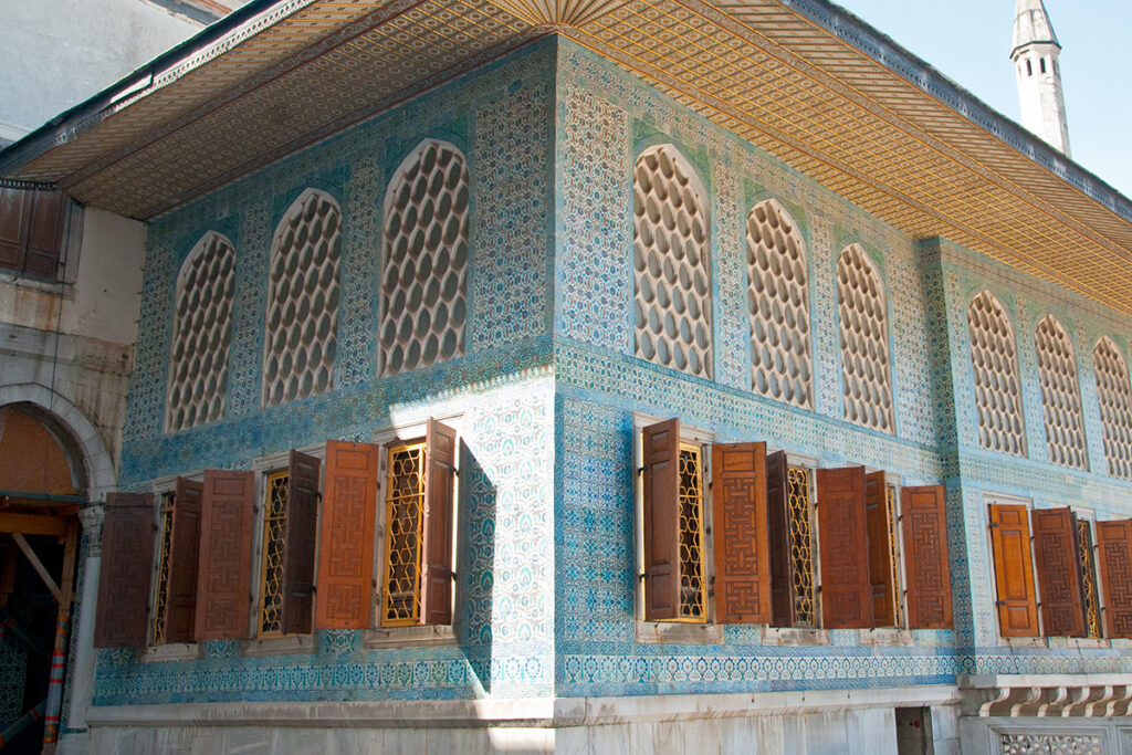 Topkapi palace courtyard of the favourites