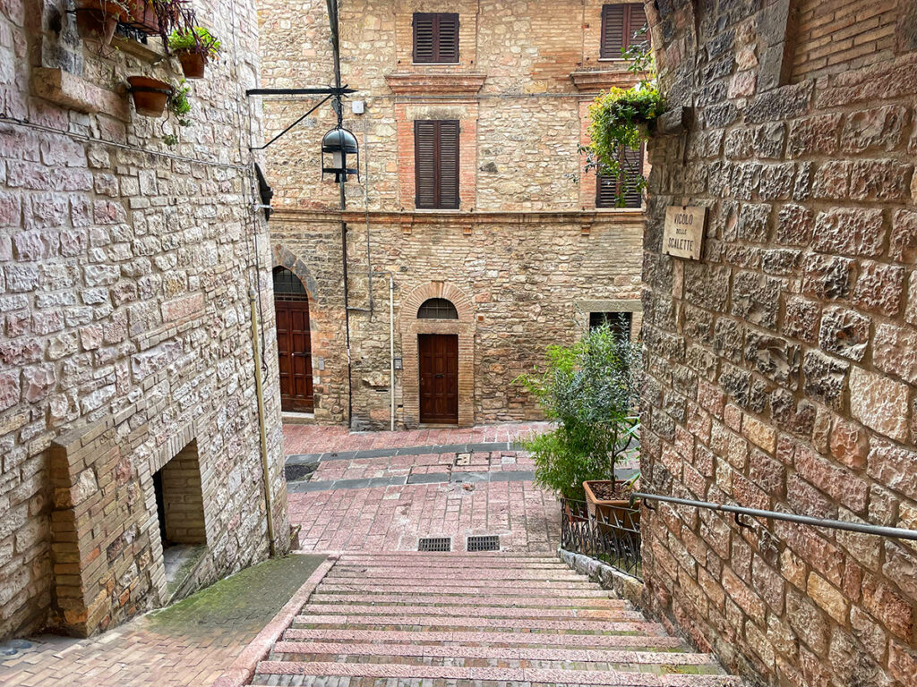 Assisi Streets - Vicolo delle Scalette 