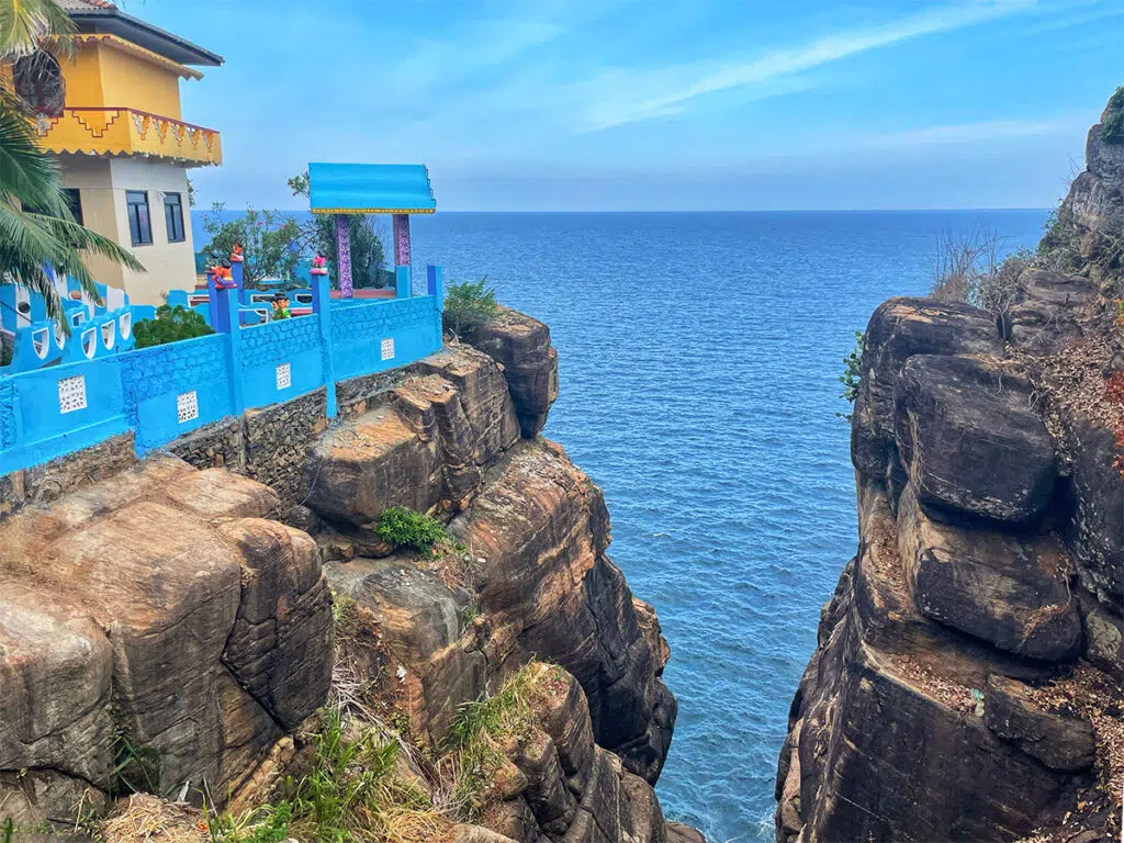 Things to do in Trincomalee - visit Lover's leap