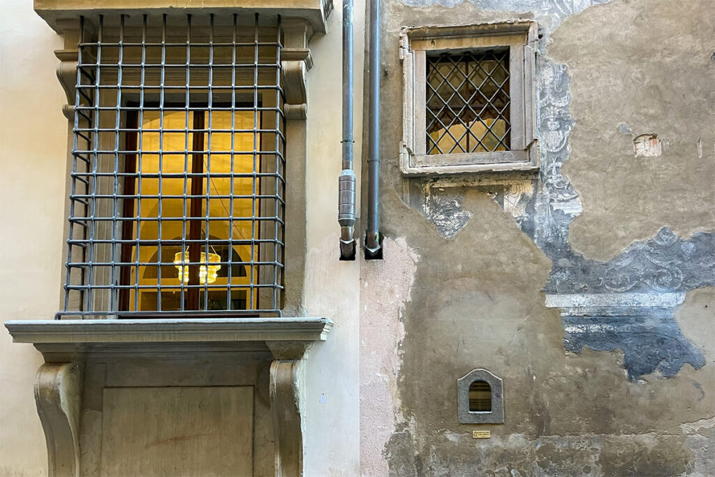 Florence wine window - hidden gems in Florence