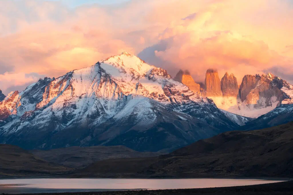 Patagonia in winter - Lagoona Amarga at sunrise