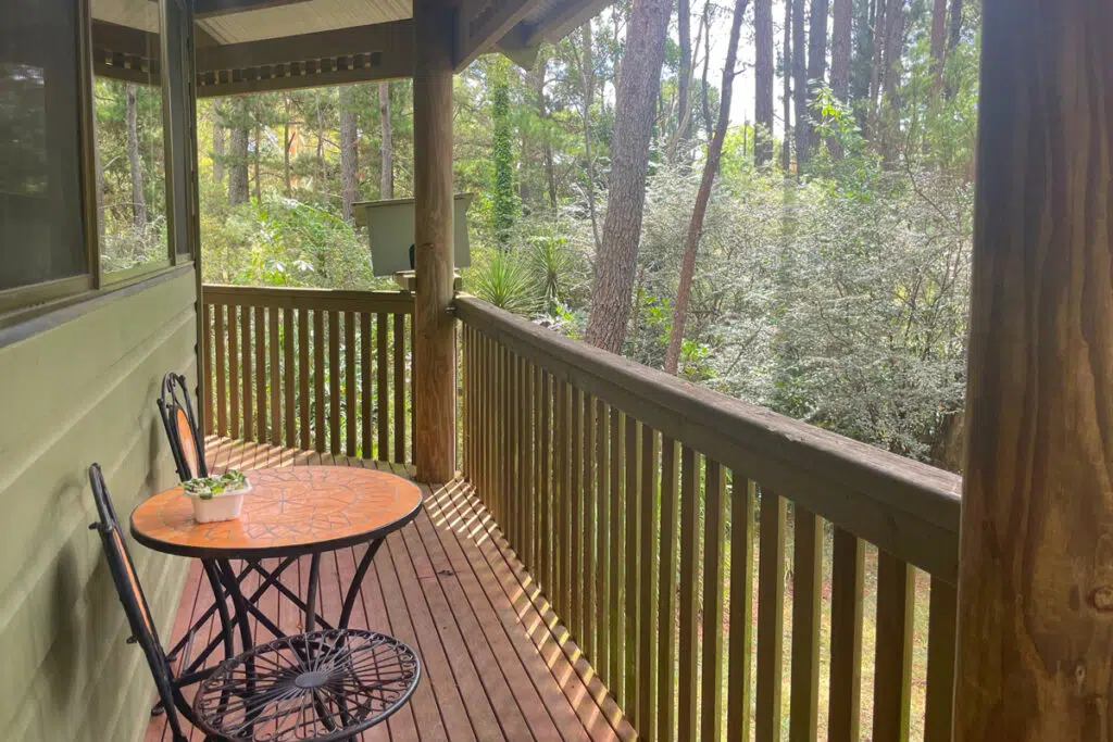 Blue Mountains getaway - studio with a spa bath cabin - veranda
